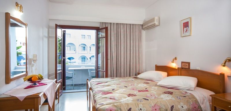 Irini'S Rooms Fteoura Kamári エクステリア 写真